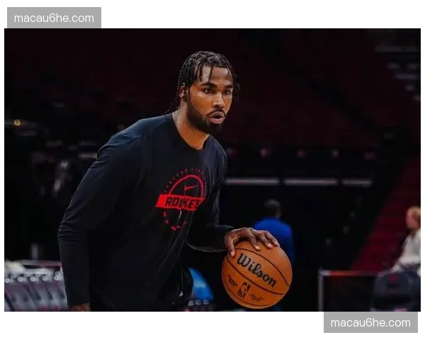 火箭塔里·伊森防守支柱作用，关键时刻抢断反击价值凸显